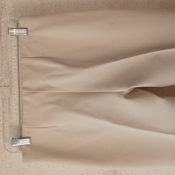 Chico's Cream Color Ankle Length Legging, Stretch, Like New - Picture 10 of 14